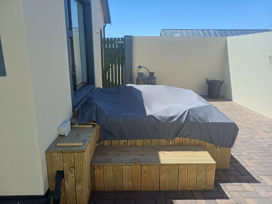 3 Bedroom Property for Sale in Stilbaai Wes Western Cape